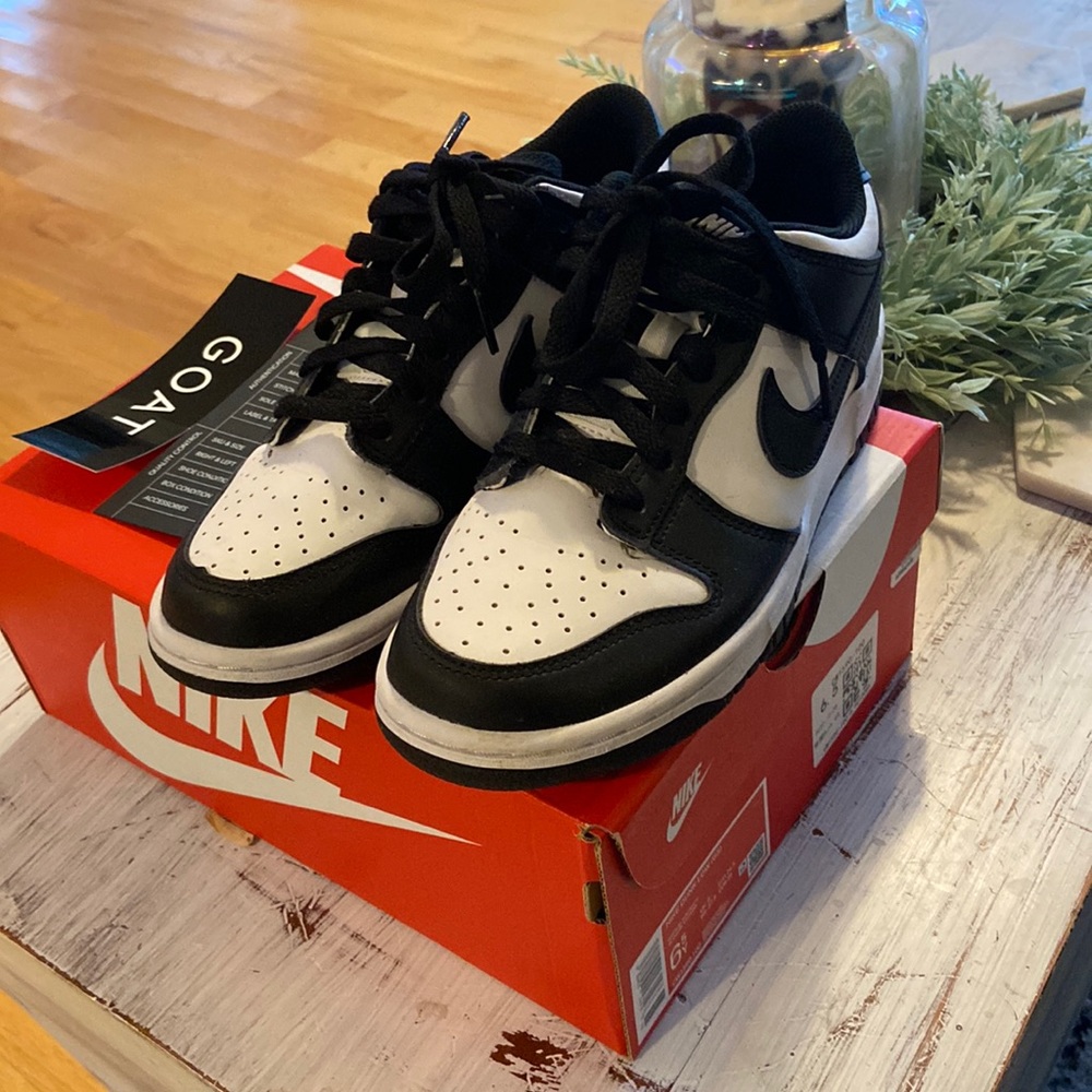 Panda dunks